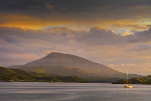 Images Dated 18th February 2020: Ireland, Co. Donegal, Rosapenna, Downings, Muckish mountain at dusk