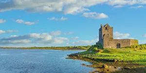 Ireland, Co. Galway, Kinvara, Dunguaire castle