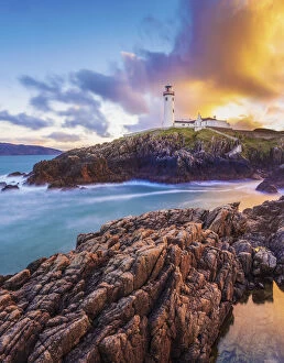 Images Dated 8th April 2021: Ireland, Co.Donegal, Fanad, Fanad lighthouse at dusk