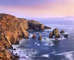 Eire Gallery: Ireland, Co.Donegal, Maghery, Crohy head, Sea arch and sea stacks