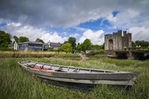 Ireland, County Clare, Bunratty, Bunratty Castle, 13th century