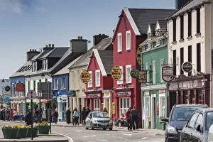 Ireland, County Kerry, Dingle Peninsula, Dingle Town, colorful town buildings