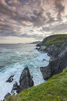 Ireland, County Kerry, Dingle Peninsula, Slea Head Drive, Dunquin, landscape, dusk