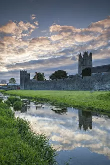 Images Dated 5th October 2016: Ireland, County Tipperary, Fethard, town walls, dusk