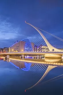 Images Dated 4th May 2016: Ireland, Dublin, Docklands, Samuel Beckett Bridge, Santiago Calatrava, architect, dusk