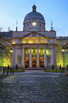 Images Dated 2nd March 2016: Ireland, Dublin, Irish parliament building at dusk (oireachtas)