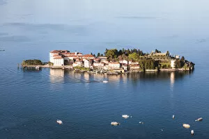 Borromean Islands Gallery: Isola Bella, Borromean islands in the gulf of Pallanza, Lake Maggiore, Piedmont, Italy