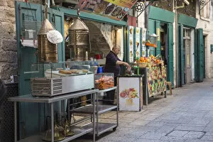 Images Dated 17th May 2016: Israel, Jerusalem, Old City, Muslem Quarter, Restaurant