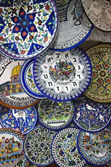 Images Dated 28th November 2011: Israel, Jerusalem, Old City, souvenir plates