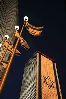 Images Dated 7th July 2009: Israel, Tel Aviv, an illuminated Israeli flag at Azrieli Center on Independence day