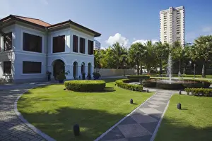Grounds Prints: Istana Kampong Glam (palace built for last sultan of Singapore), Kampong Glam, Singapore
