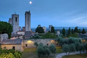 Images Dated 6th September 2022: Italien, Tuscany, San Gimignano town