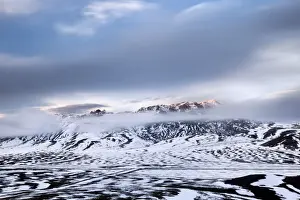 Inverno Prints: Italy, Abruzzo, L Aquila, Parco Nazionale del Gran Sasso-Laga