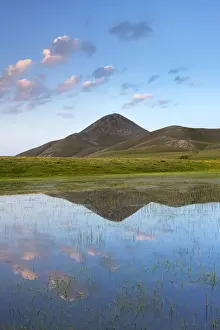 Italy, Abruzzo, Parco Nazionale del Gran Sasso-Laga, Mount Bolza