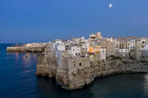 Images Dated 2nd August 2021: Italy. Basilicata, Matera, Sassi (Unesco world heritage site)evening