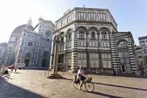 Tuscany Collection: Italy, Italia. Tuscany, Toscana. Firenze district. Florence, Firenze. Piazza Duomo