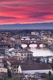 Italy, Italia. Tuscany, Toscana. Firenze district. Florence, Firenze. Ponte vecchio