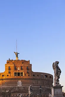 Images Dated 13th January 2015: Italy, Lazio, Rome, Castle St. Angelo and statues on St. Angelo bridge