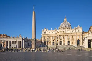 Italy, Lazio, Rome, The Vatican, St Peters Square, St Peters Basilica