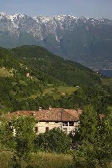 Images Dated 29th September 2009: Italy, Lombardy, Lake District, Lake Garda, Tremosine Plateau, Sermerio, valley houses