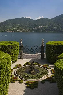 Images Dated 3rd September 2009: Italy, Lombardy, Lakes Region, Lake Como, Tremezzo, Villa Carlotta fountain