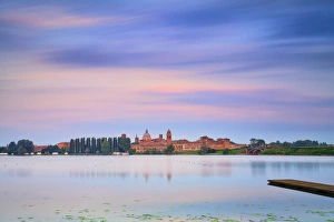 Italy, Lombardy, Mantova district, Mantua, View towards the town and Lago Inferiore