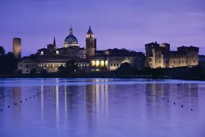 Italy, Lombardy, Mantua, town view and Palazzo Ducale from Lago Inferiore