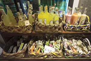 Images Dated 27th November 2012: Italy, Naples, Markets in San Gregorio Armeno district