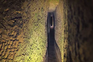 Images Dated 27th November 2012: Italy, Naples, Napoli Sotterranea (Underground Naples), Ancient Aqueducts
