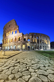 Images Dated 31st March 2016: Italy, Rome, Colosseum and Roman Forum by night