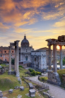 Images Dated 15th April 2017: Italy, Rome, Colosseum and Roman Forum at sunrise
