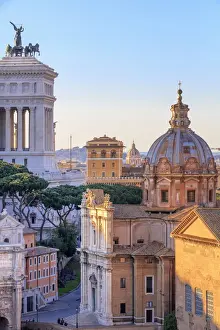 Italy, Rome, Roman Forum and Altare della Patria monument at sunset