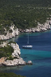 Italy, Sardinia, Western Sardinia, Alghero, Capo Caccia cape, seascape with yacht