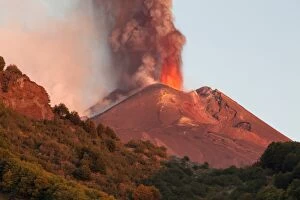 Images Dated 26th October 2013: Italy, Sicily, Mt. Etna, Dawn of the 14th paroxysm event of 2013 photographed