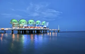 Sicilia Gallery: Italy, Sicily, Terrace by the sea of Lignano in the evening hours