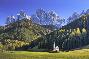 Italy, Trentino Alto Adige, South Tyrol Region, Val di Funes, Ranui Church with Puez