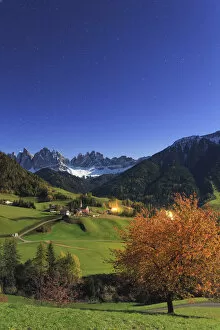 Images Dated 18th January 2016: Italy, Trentino Alto Adige, South Tyrol Region, Night view of Val di Funes and Santa