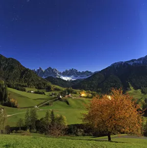 Images Dated 18th January 2016: Italy, Trentino Alto Adige, South Tyrol Region, Night view of Val di Funes and Santa