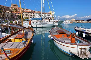 Italy, Tuscany, Meditrranean Sea, Argantario Peninsula, Porto S. Stefano town, harbor
