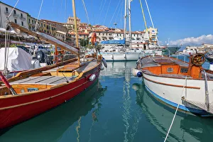 Images Dated 6th September 2022: Italy, Tuscany, Meditrranean Sea, Argantario Peninsula, Porto S. Stefano town, harbor