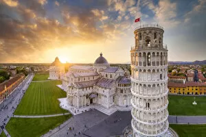 Images Dated 5th November 2020: Italy, Tuscany, Pisa, Piazza dei Miracoli, Leaning tower and Cathedral