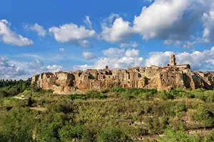 Images Dated 6th September 2022: Italy, Tuscany, Pitigliano town, Tuff rock