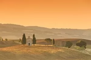 Images Dated 28th June 2015: Italy, Tuscany, San Quirico D Orcia, Chapel of Vitaleta