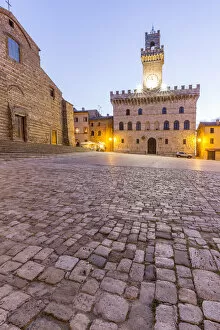 Images Dated 27th April 2018: Italy. Tuscany. Siena district Val di Chiana. Montepulciano. Piazza Grande