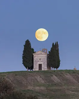 Moon Prints: Italy, Tuscany, Val d Orcia listed as World Heritage by UNESCO, Cappella di Vitaleta