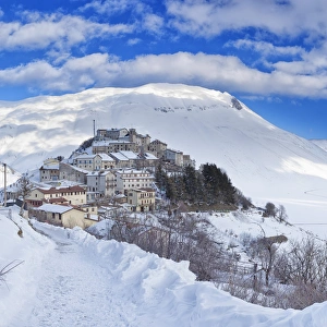 Italy, Umbria, Perugia district, Monti Sibillini NP, Norcia, Castelluccio di Norcia