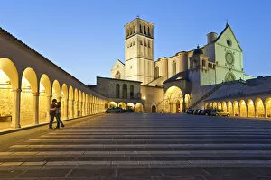 Images Dated 24th November 2011: Italy, Umbria, Perugia district, Assisi, a couple kissing in front of the Basilica