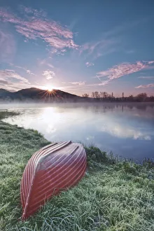 Images Dated 18th August 2021: Italy, Umbria, Terni district, Piediluco Lake