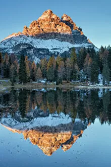 Images Dated 26th September 2022: Italy, Veneto, Dolomites, Lake Antorno, Three Peaks