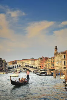 Images Dated 23rd June 2017: Italy, Veneto, Venice, Sestier of Rialto, Rialto Bridge